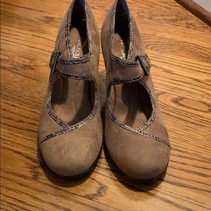 NWOT Aerosoles buckle pumps